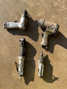 lot 11 image: Pneumatic Air Tools