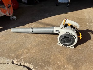 lot 16 image: Ryobi Gas 2 Cycle