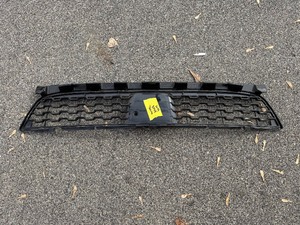 lot 116 image: 16-19 BMW 7series Grille