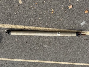 lot 124 image: 18-20 Ford f150 drive shaft