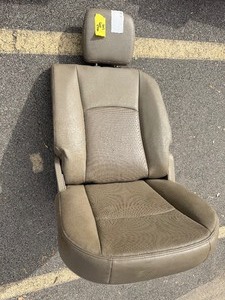 lot 125 image: 13 Ford f550 seat