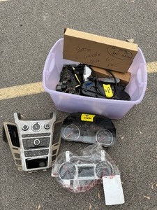 lot 100 image: Lot of Misc. GM parts