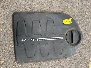 lot 105 image: 14-22 Chrysler 200 Engine Cover
