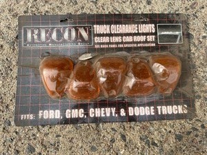 lot 72 image: Truck Clearance Lights
