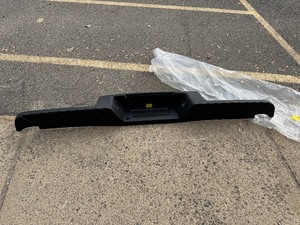 lot 77 image: 09-14 Ford f150 Rear Bumper Step