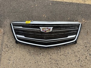 lot 84 image: 17-20 Cadillac Grille