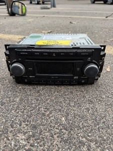 lot 93 image: 05-08 DurangoCherokee Radio