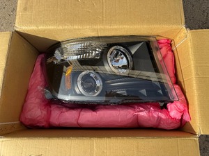 lot 43 image: 09-15 Ram 1500 11-12 Ram 25003500 Led Projector Black Headlight