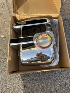 lot 47 image: 08-16 SD Chrome Mirror Covers With Turn Signal