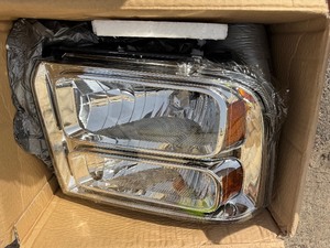 lot 53 image: 05-07 F250 F350  F450  F550 Super Duty Headlight
