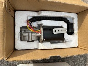 lot 63 image: Ford F150T-Case Motor