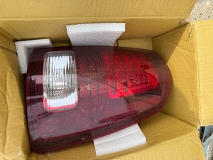 lot 68 image: 09-20 Ram 1500 Tlamp