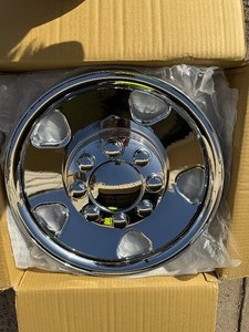 lot 38 image: 05-07 Superduty Impostor Wheel Skin 17