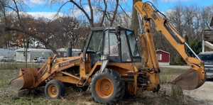 Case 580C Construction King Backhoe Loader with Enclosed Cab