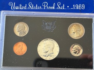 lot 81 image: 1969-S Proof Set