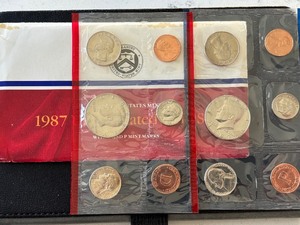 lot 87 image: 1987 P & D Mint Set