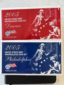 lot 90 image: 2005 P & D Mint Set