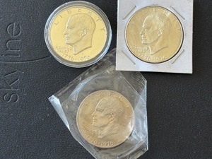 lot 31 image: Eisenhower Dollars