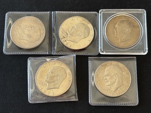 lot 77 image: Eisenhower Dollars