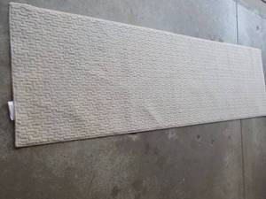 lot 6 image: Threshold 24 x 84 Runner...