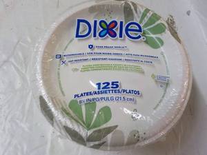 lot 38 image: Dixie 125 Paper Plates 8.5...