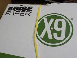 lot 40 image: Boise X-9 White 5000 Sheets 8.5 x 1...