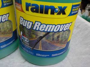 lot 136 image: 3 Gallon Jugs Rainx Bug Remover...
