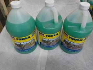 lot 137 image: 3 Gallon Jugs Rainx Bug Remover...