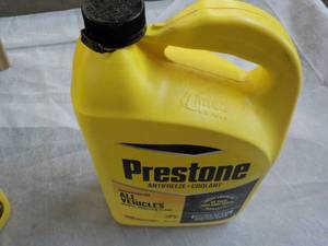 lot 162 image: Prestone 1 Gallon Antifreeze Coolan...