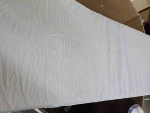 lot 200 image: Bench Cushion 46 x 18 x 3...