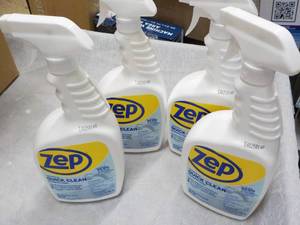 lot 224 image: 4 ZEP 32 oz Sprays Bottles...
