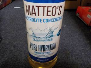 lot 268 image: 25 oz Bottle Matteos Electrolyte C...