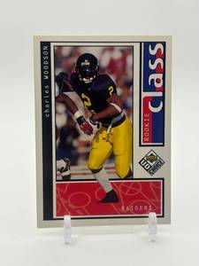 lot 441 image: 1998 Upper Deck UD Choice - Rookie Class Charles Woodson #195 Rookie Card Green Bay Packers NFL