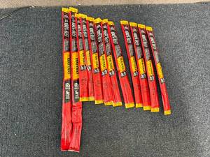 lot 169 image: 12 Jack Links Beef Sticks