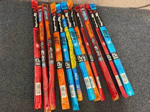 lot 175 image: 12 Jack Links Beef Sticks
