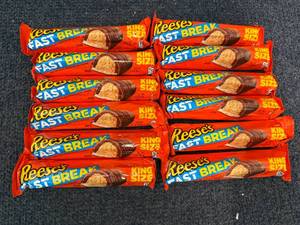 lot 195 image: 12 Reeses Fast Break Bars