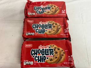 lot 168 image: 3 Packs of Bentons Chewy Chocolate Chip Cookies