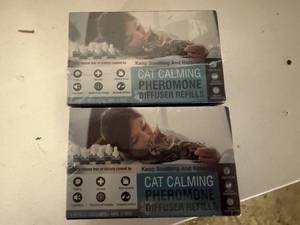 lot 17 image: 2 Packs of Cat Calming Diffusers
