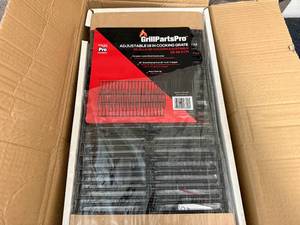 lot 51 image: 8 Adjustable 19 Cooking Grates