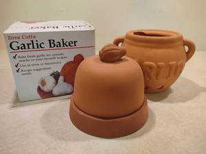 lot 88 image: Garlic Baker and Pot