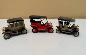 lot 85 image: Set of 3 Vintage Paper Cars