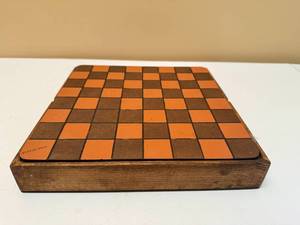 lot 80 image: Hand Painted Riviera Maya Chess Set