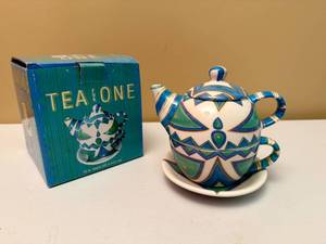lot 71 image: Barnes & Noble Cafe Tea for One Set