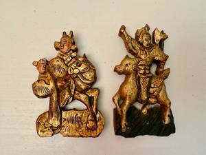 lot 21 image: Antique Chinese Wood Carvings
