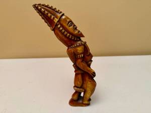lot 10 image: Hand Carved African Tribal Figurine