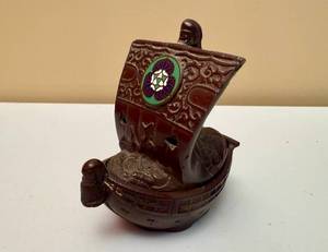 lot 59 image: Japanese Bronze Treasure Ship Trinket Box