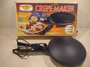 lot 99 image: Nordicware Electric Crepe Maker