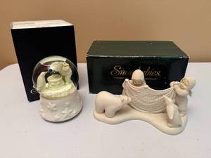 lot 64 image: Department 56 Snowbabies