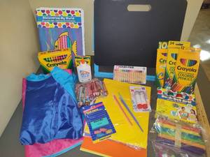 lot 95 image: Box of Childrens Art Supplies