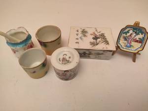 lot 148 image: Assorted Asian CupsTrinket BoxesSmall Plate